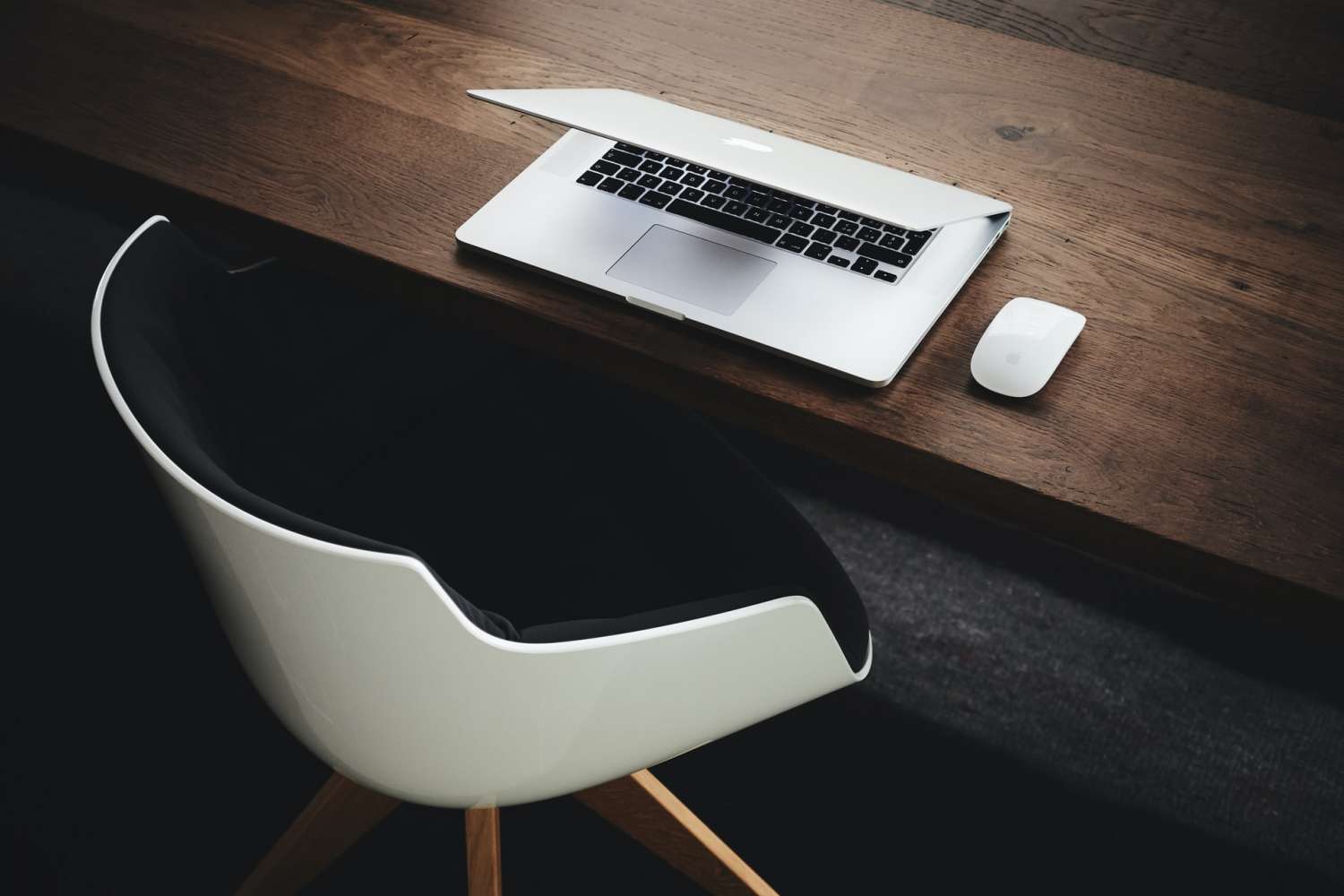 Luca bravo 9l 326FISzk unsplash